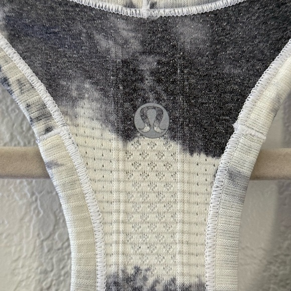 Lululemon Women's Tie-Dye Swiftly Tank Top Size 4 - Picture 9 of 13